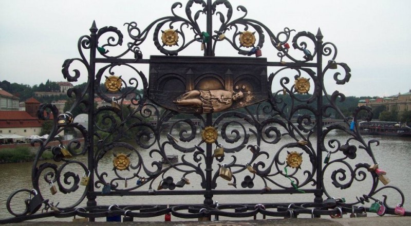 Charles Bridge Praga /By Michele-Herrmann