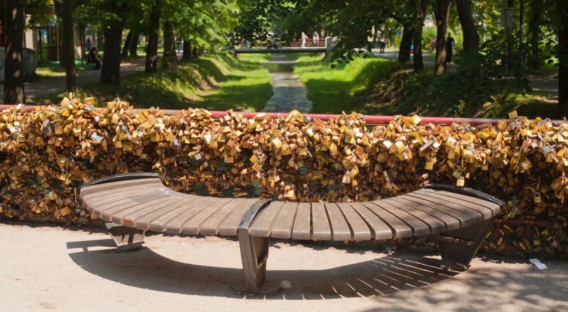 Most Ljubavi Serbia /By Alamy