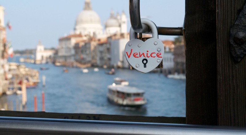 Ponte dell'Accademia Wenecja / By Alamy