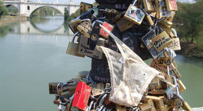 Ponte Milvio Rzym / by Alamy